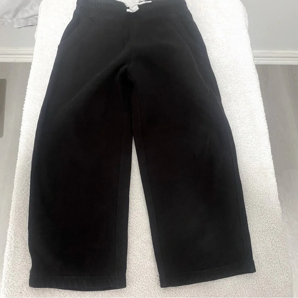 Old Navy Kids Pullover Hoodie and Joggers with Pockets and Drawstring Black S6/7